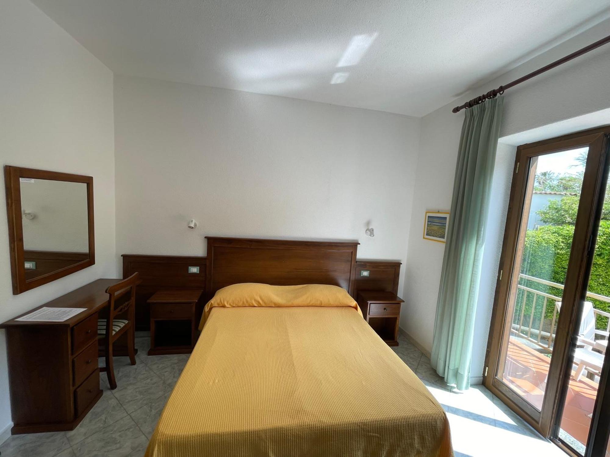 Forio di Ischia Residence Andrea A Mare מראה חיצוני תמונה